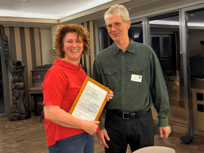 Ehrung von Felicitas Lehner von Isolena auf dem ÖkoPlus-Branchentag Naturbau 2025